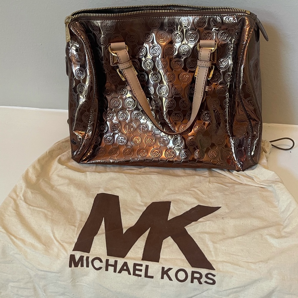Michael Kors - Picture 2 of 3